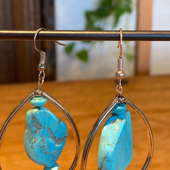 🎉 ARTISAN MADE GENUINE TURQUOISE AND SILVER EARRINGS ‼️ - Picture 3 of 6
